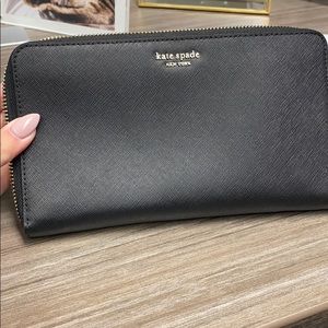 Kate Spade Travel Wallet ♠️